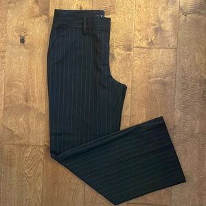 I-N-C international concepts Mid-Rise Black-Gray PinStripe Wide Leg Pants. Sz 6
